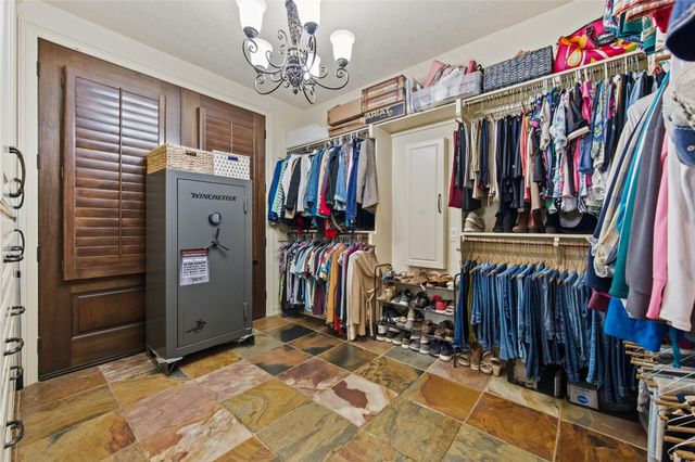 1395 Ford Avenue, Dayton, TX 77535