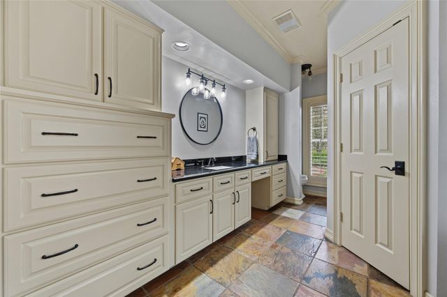 1395 Ford Avenue, Dayton, TX 77535