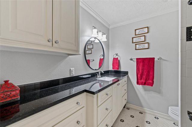 1395 Ford Avenue, Dayton, TX 77535