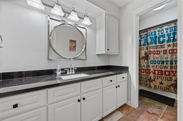 1395 Ford Avenue, Dayton, TX 77535