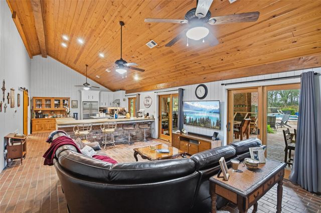 1395 Ford Avenue, Dayton, TX 77535