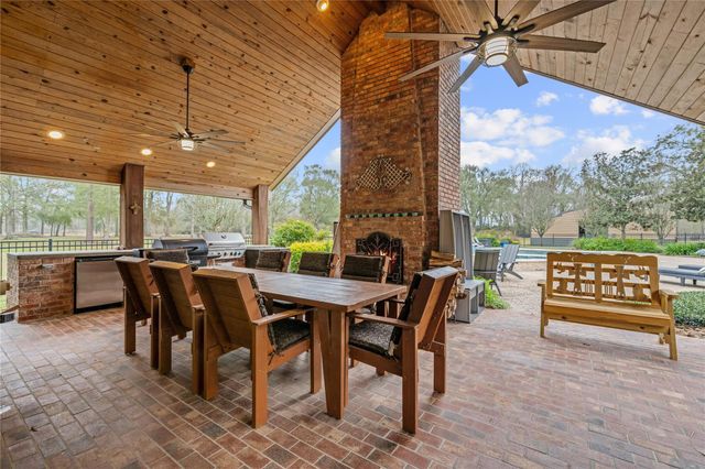 1395 Ford Avenue, Dayton, TX 77535