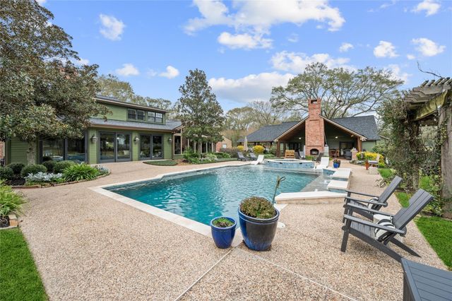 1395 Ford Avenue, Dayton, TX 77535