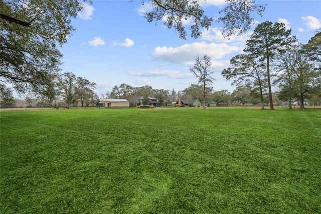 1395 Ford Avenue, Dayton, TX 77535