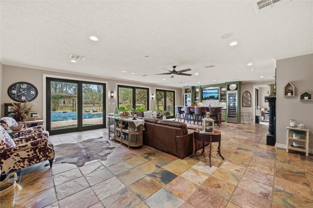 1395 Ford Avenue, Dayton, TX 77535