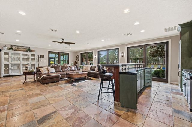 1395 Ford Avenue, Dayton, TX 77535