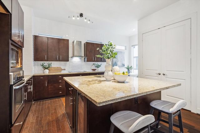 1821 W Main Street E, Houston, TX 77098