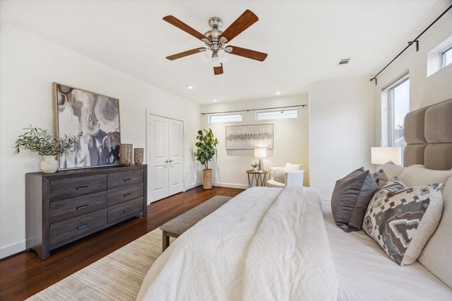 1821 W Main Street E, Houston, TX 77098