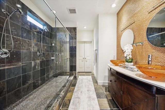 1821 W Main Street E, Houston, TX 77098