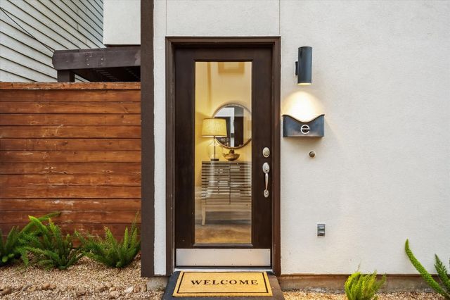 1821 W Main Street E, Houston, TX 77098