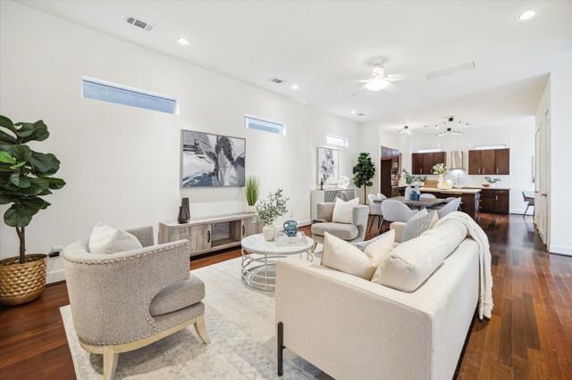 1821 W Main Street E, Houston, TX 77098