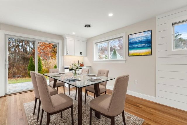 9 Woodside Ln, Burlington, MA 01803