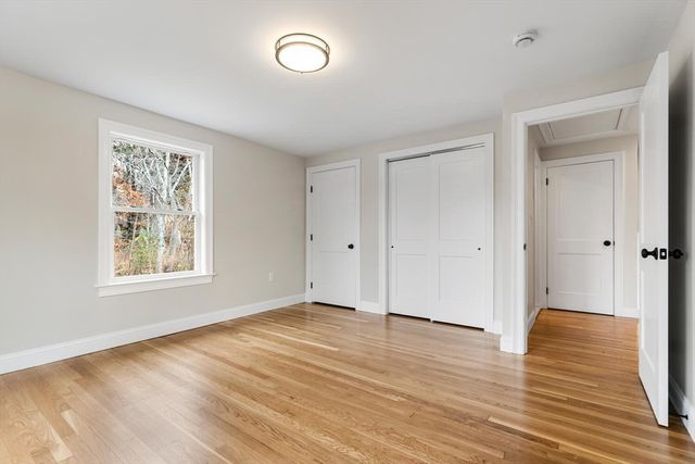 9 Woodside Ln, Burlington, MA 01803