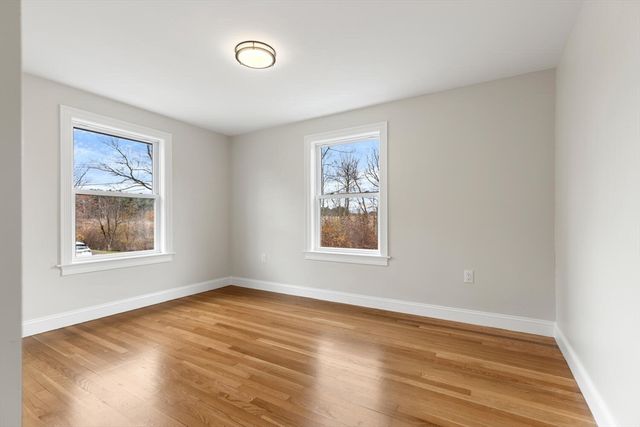 9 Woodside Ln, Burlington, MA 01803