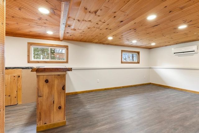 9 Woodside Ln, Burlington, MA 01803