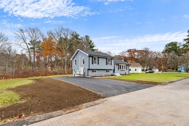 9 Woodside Ln, Burlington, MA 01803
