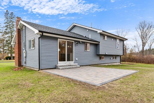 9 Woodside Ln, Burlington, MA 01803