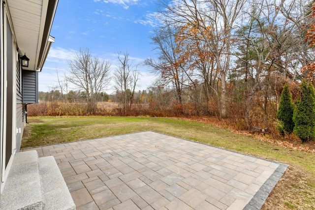 9 Woodside Ln, Burlington, MA 01803