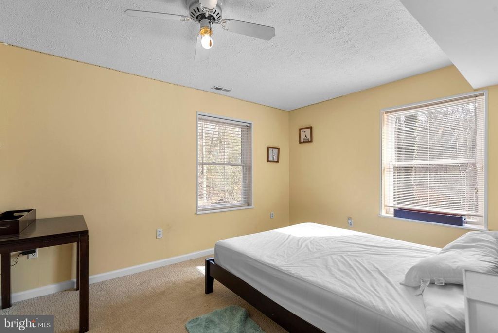 Image 16 of property listing at 278 VALERIE LN, Lusby, MD 20657