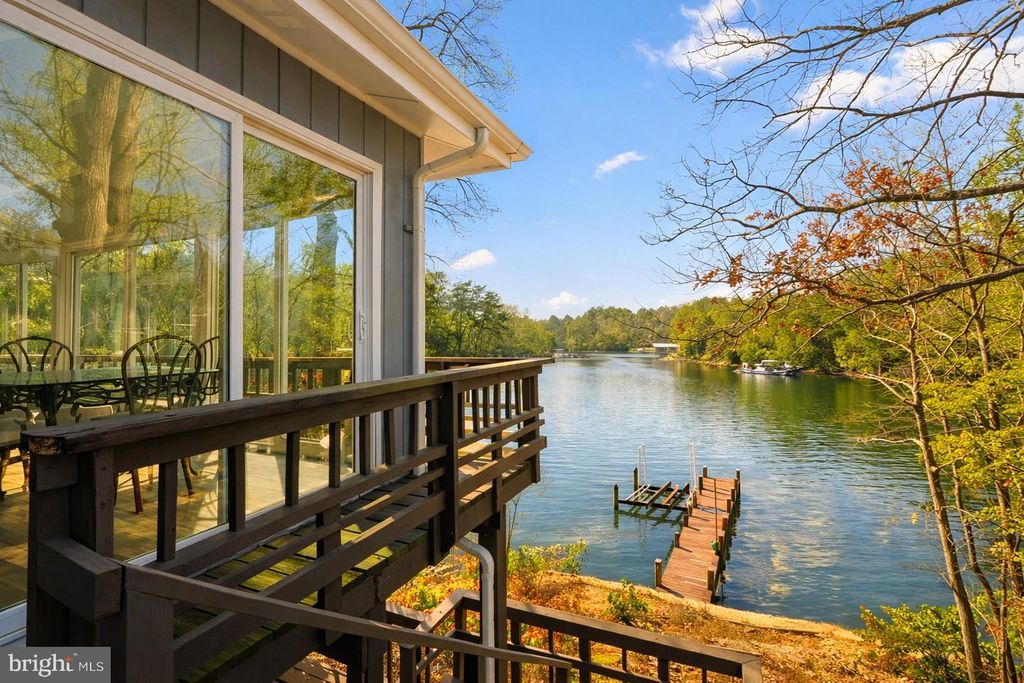 Image 21 of property listing at 278 VALERIE LN, Lusby, MD 20657
