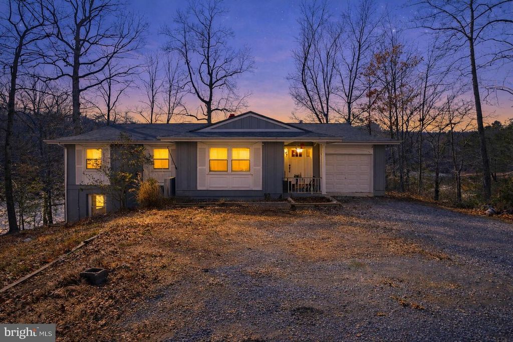 Image 2 of property listing at 278 VALERIE LN, Lusby, MD 20657