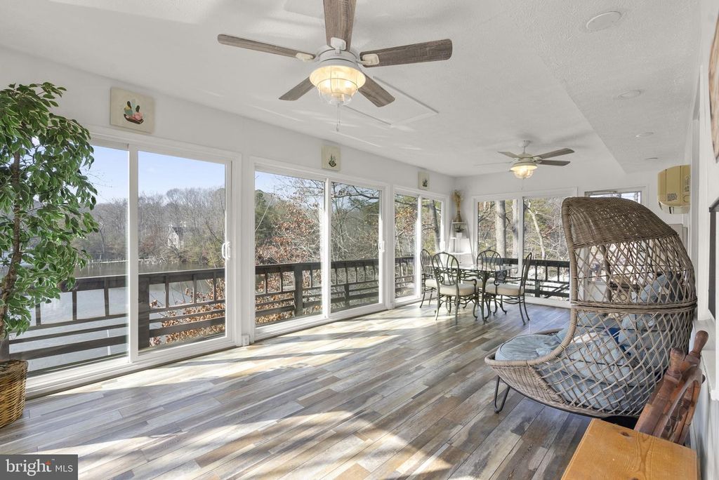 Image 7 of property listing at 278 VALERIE LN, Lusby, MD 20657