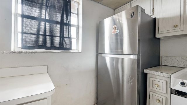 5021 W Oakland Park Blvd 312, Lauderdale Lakes, FL 33313