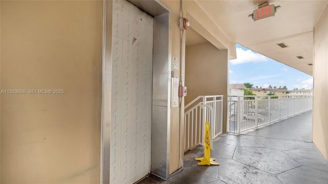 5021 W Oakland Park Blvd 312, Lauderdale Lakes, FL 33313