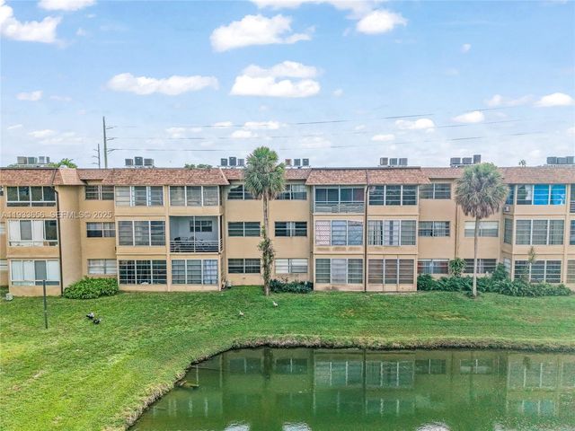 5021 W Oakland Park Blvd 312, Lauderdale Lakes, FL 33313