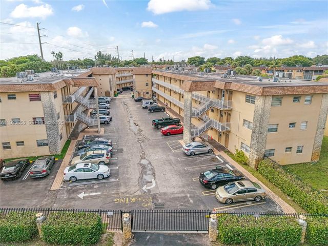 5021 W Oakland Park Blvd 312, Lauderdale Lakes, FL 33313