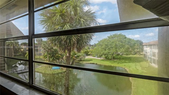 5021 W Oakland Park Blvd 312, Lauderdale Lakes, FL 33313