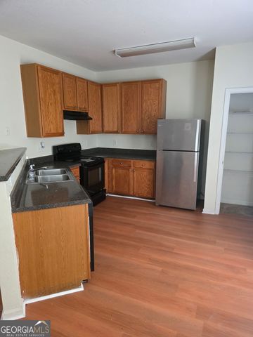 290 Brookview Dr, Riverdale, GA 30274