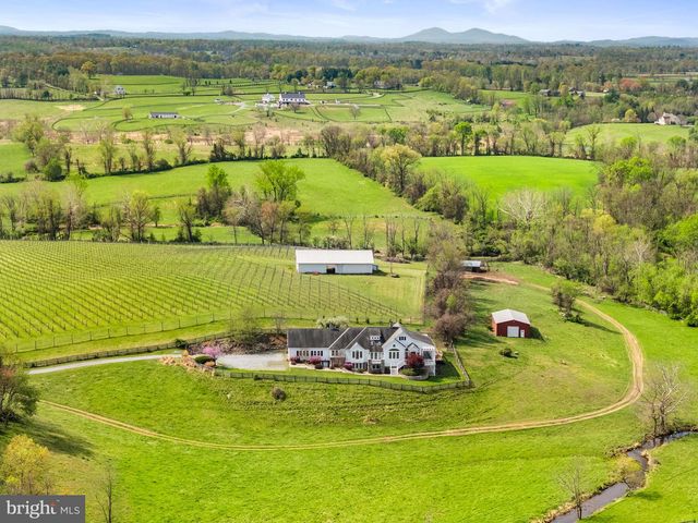 35047 SNICKERSVILLE TPKE, Round Hill, VA 20141