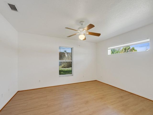 11171 Airport Drive, Sebastian, FL 32958