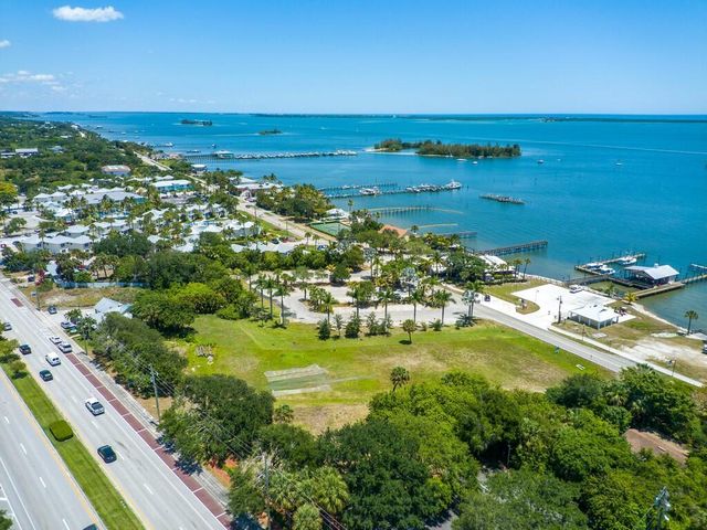 11171 Airport Drive, Sebastian, FL 32958