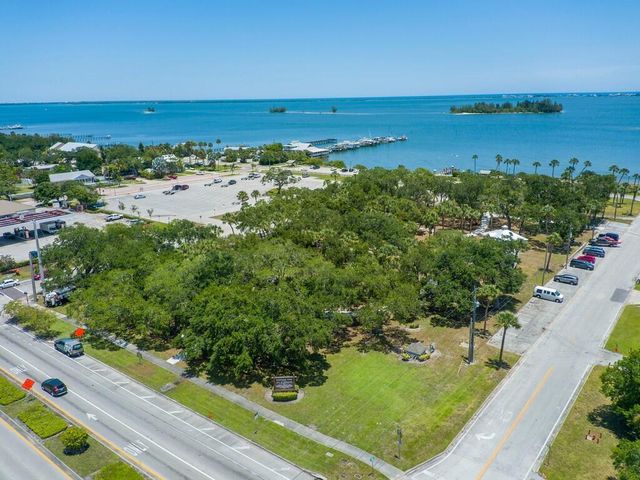 11171 Airport Drive, Sebastian, FL 32958