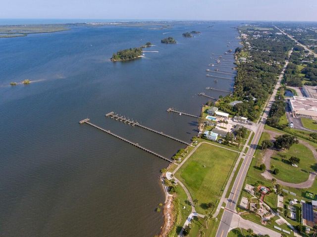 11171 Airport Drive, Sebastian, FL 32958