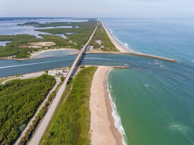 11171 Airport Drive, Sebastian, FL 32958