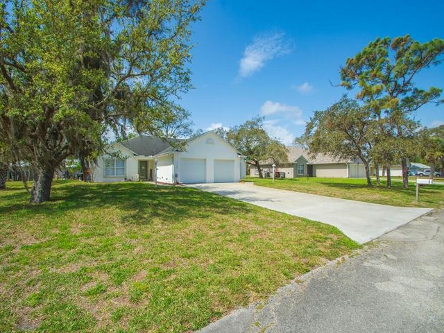 11171 Airport Drive, Sebastian, FL 32958