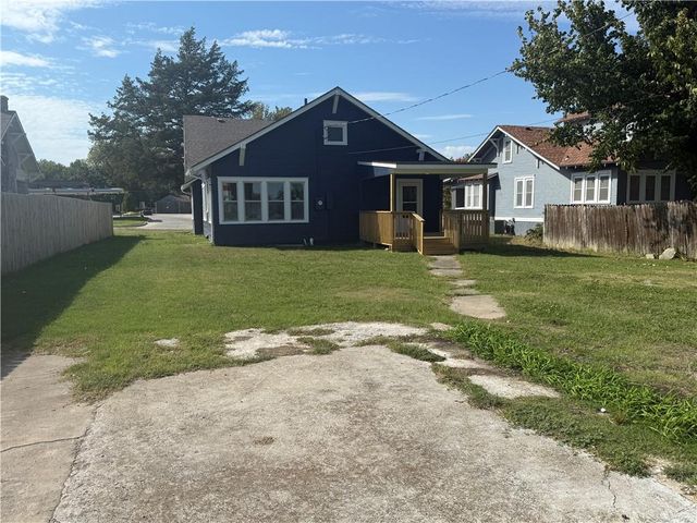 412 N 8th Street, Independence, KS 67301