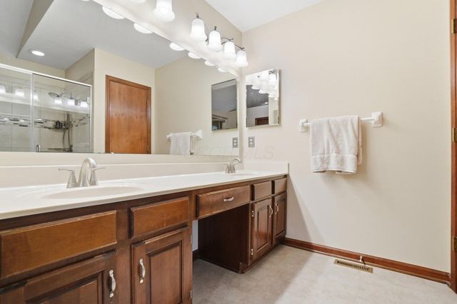 3437 River Narrows Road, Hilliard, OH 43026
