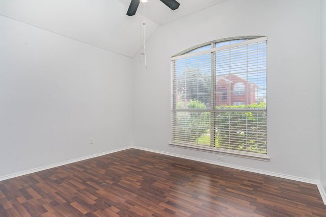 5548 Norris Drive, The Colony, TX 75056