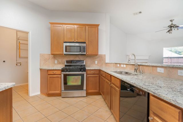 5548 Norris Drive, The Colony, TX 75056