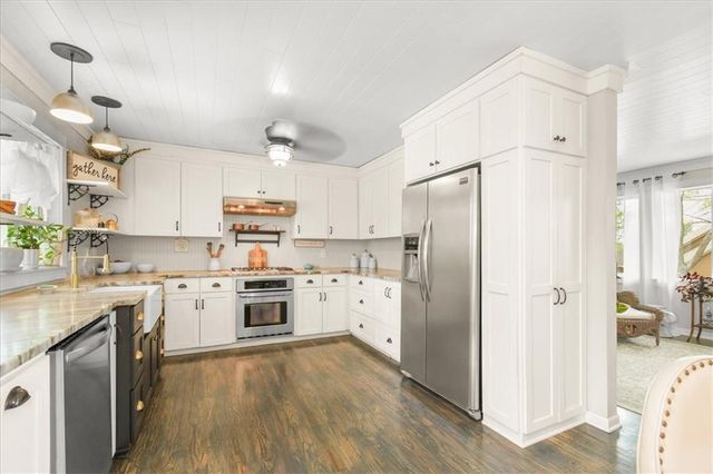 205 Saponi Lane, Lake Winnebago, MO 64034