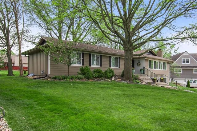205 Saponi Lane, Lake Winnebago, MO 64034
