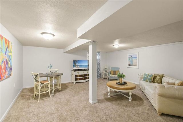 205 Saponi Lane, Lake Winnebago, MO 64034