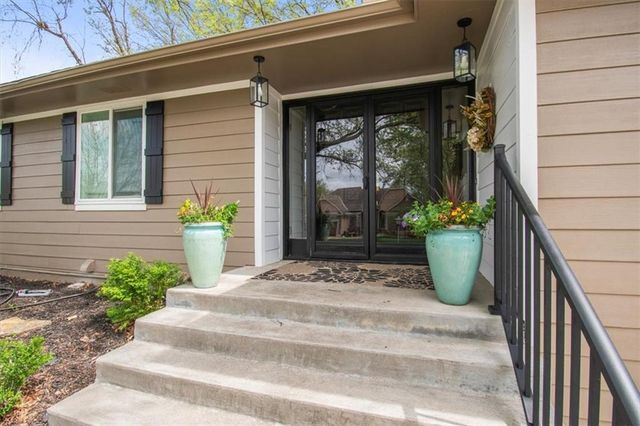 205 Saponi Lane, Lake Winnebago, MO 64034