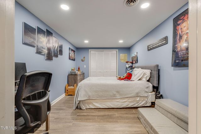 125 Meadow Wood Drive, Bristol, TN 37620