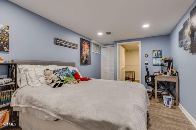 125 Meadow Wood Drive, Bristol, TN 37620