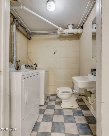 125 Meadow Wood Drive, Bristol, TN 37620